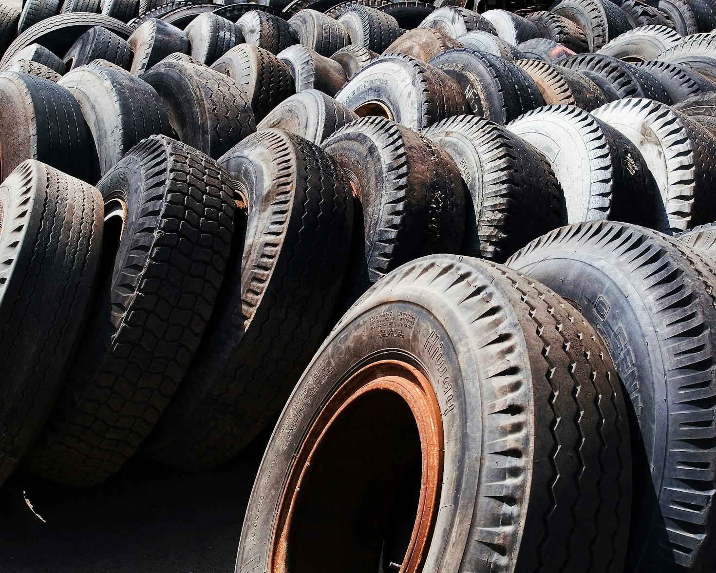 Los beneficios ambientales del reciclaje de neumáticos
